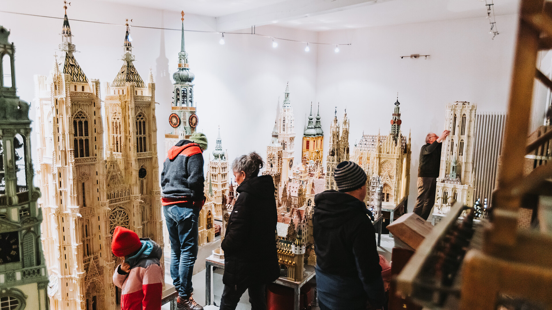 Besichtigung der Miniaturstadt - Ivos Traumstadt - Südtiroler Weinstraße - #2 - suedtirol.info