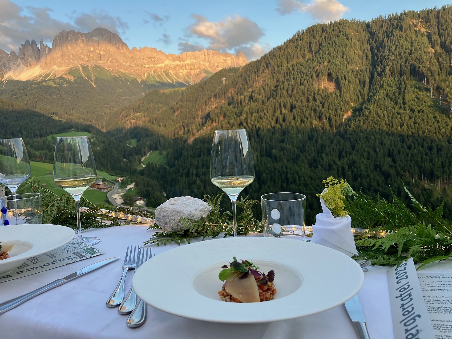 Cena del Montanaro - Menu gourmet con vista panoramica Tires al Catinaccio 3 suedtirol.info