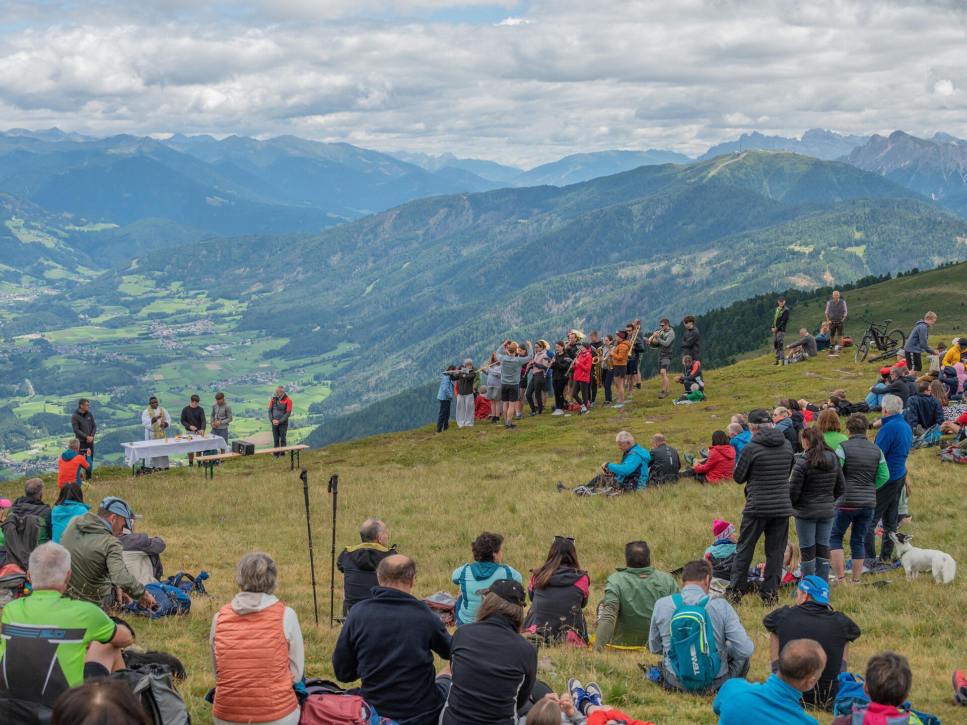 Mass on the mountain - Dolomites Region Kronplatz/Plan de Corones - #1 - suedtirol.info