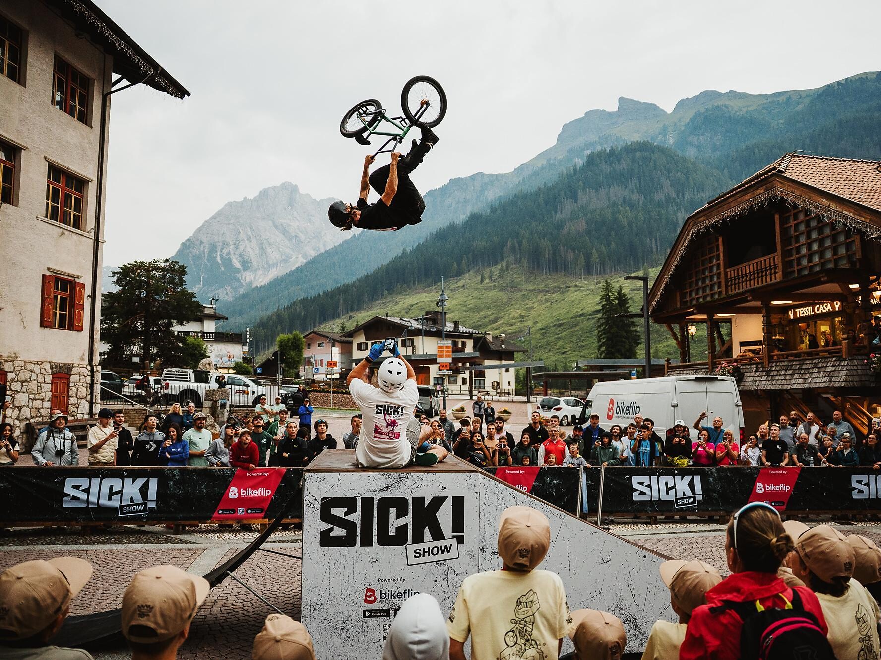 BMX Freestyle SICK!Show powered by Bikeflip - Dolomitenregion Gröden - #3 - suedtirol.info