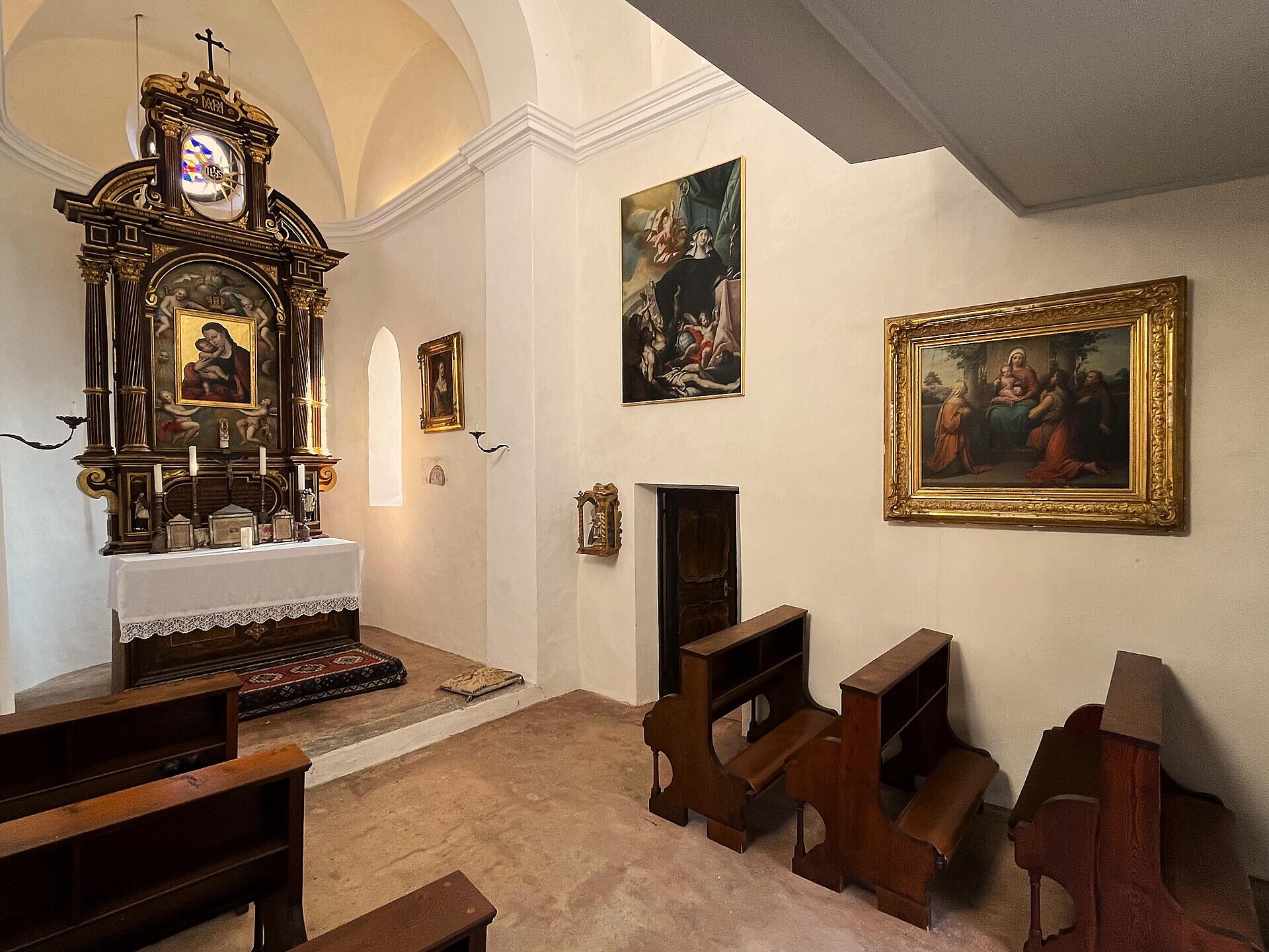 Besichtigung der Schlosskapelle im Schloss Schenna Schenna 2 suedtirol.info