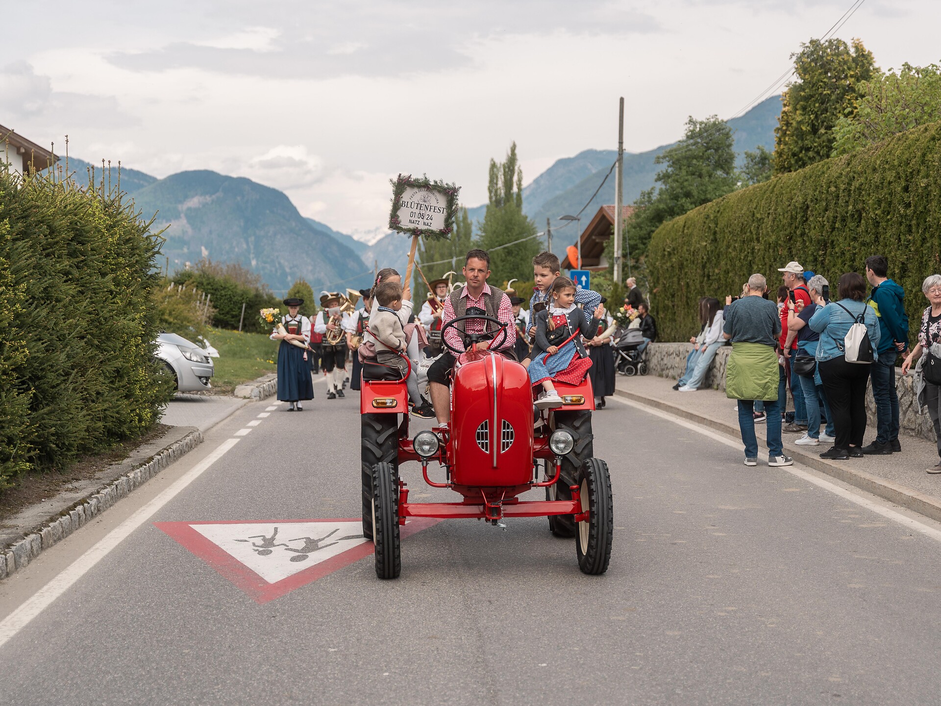 Festa della fioritura Naz-Sciaves 2 suedtirol.info