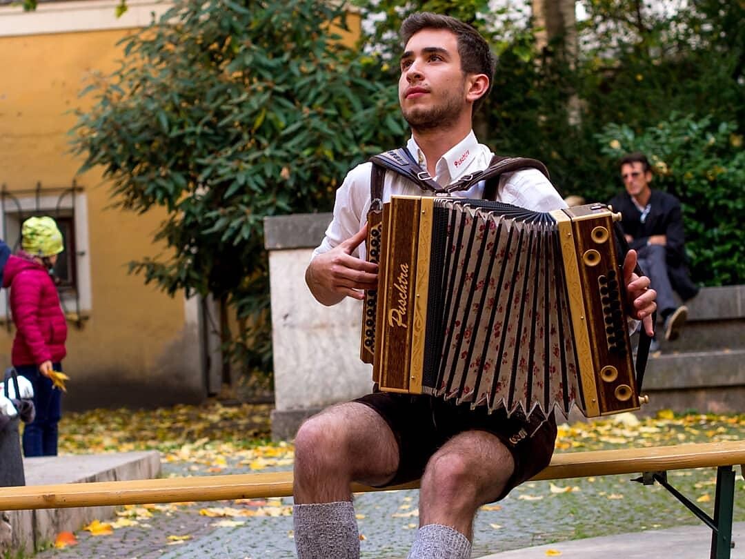 Chill Out Session - Live music by Stefan Edelsbrunner at Hotel Post - Dolomites Region Eggental - #1 - suedtirol.info