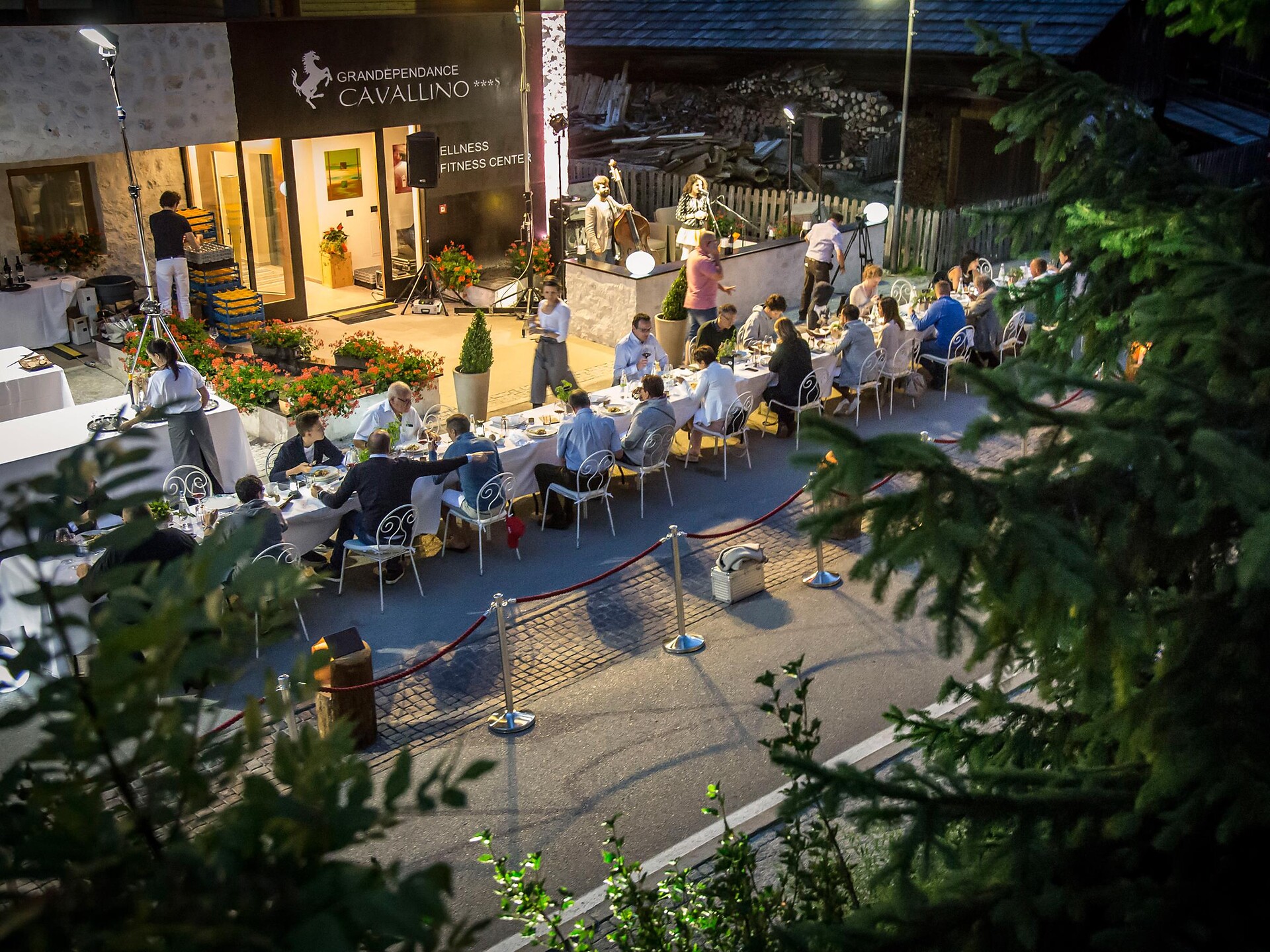 Cëna sot les stëres – Cena sotto le stelle - Regione dolomitica Alta Badia - #3 - suedtirol.info