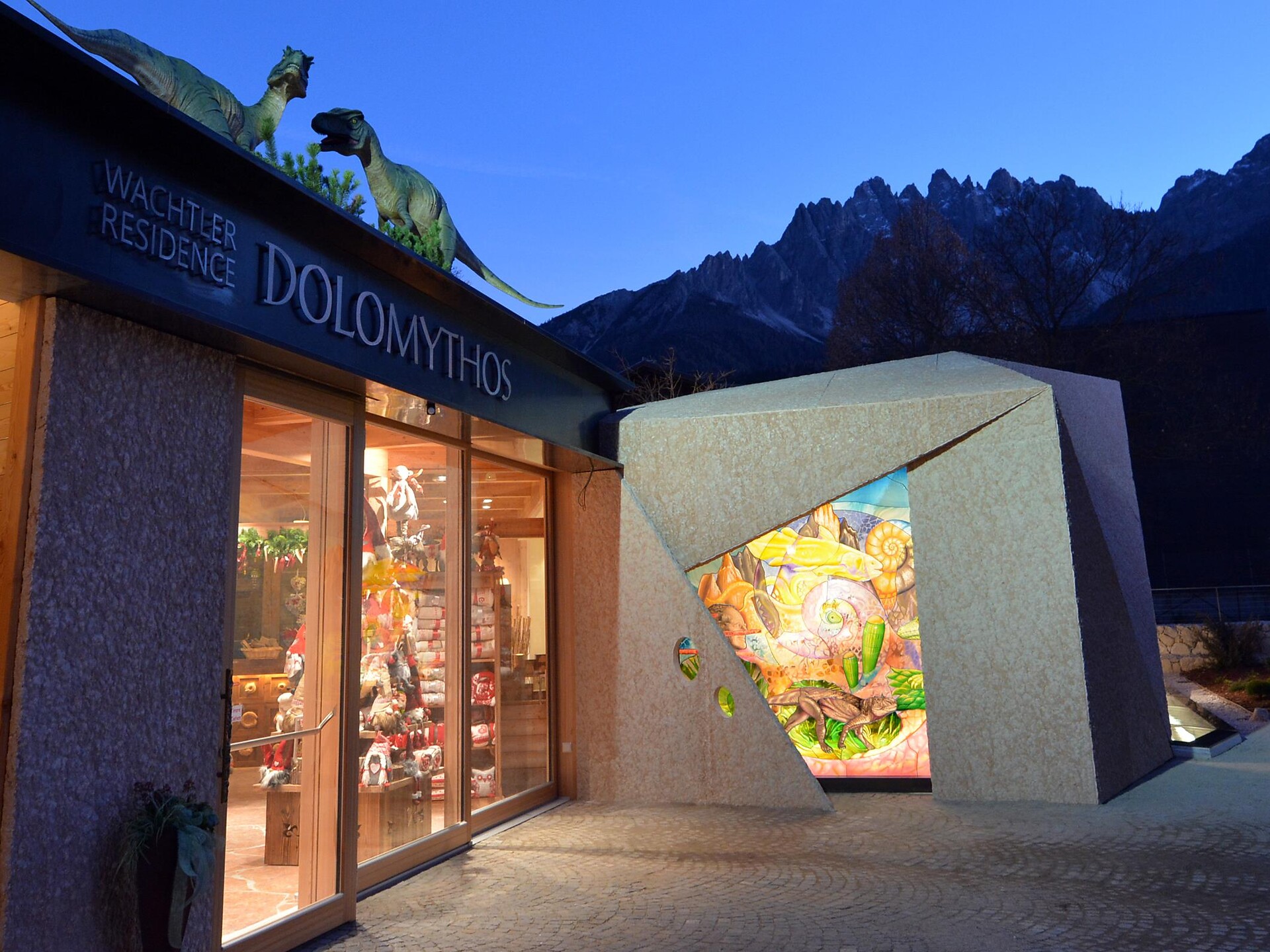 DoloMythos Mercato dell'Antiquariato San Candido 1 suedtirol.info