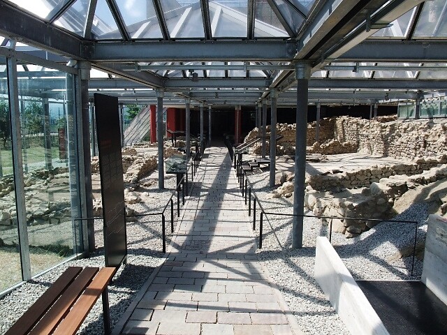 Guided tour through the centre of Villanders and the archaeological site Villanders/Villandro 3 suedtirol.info