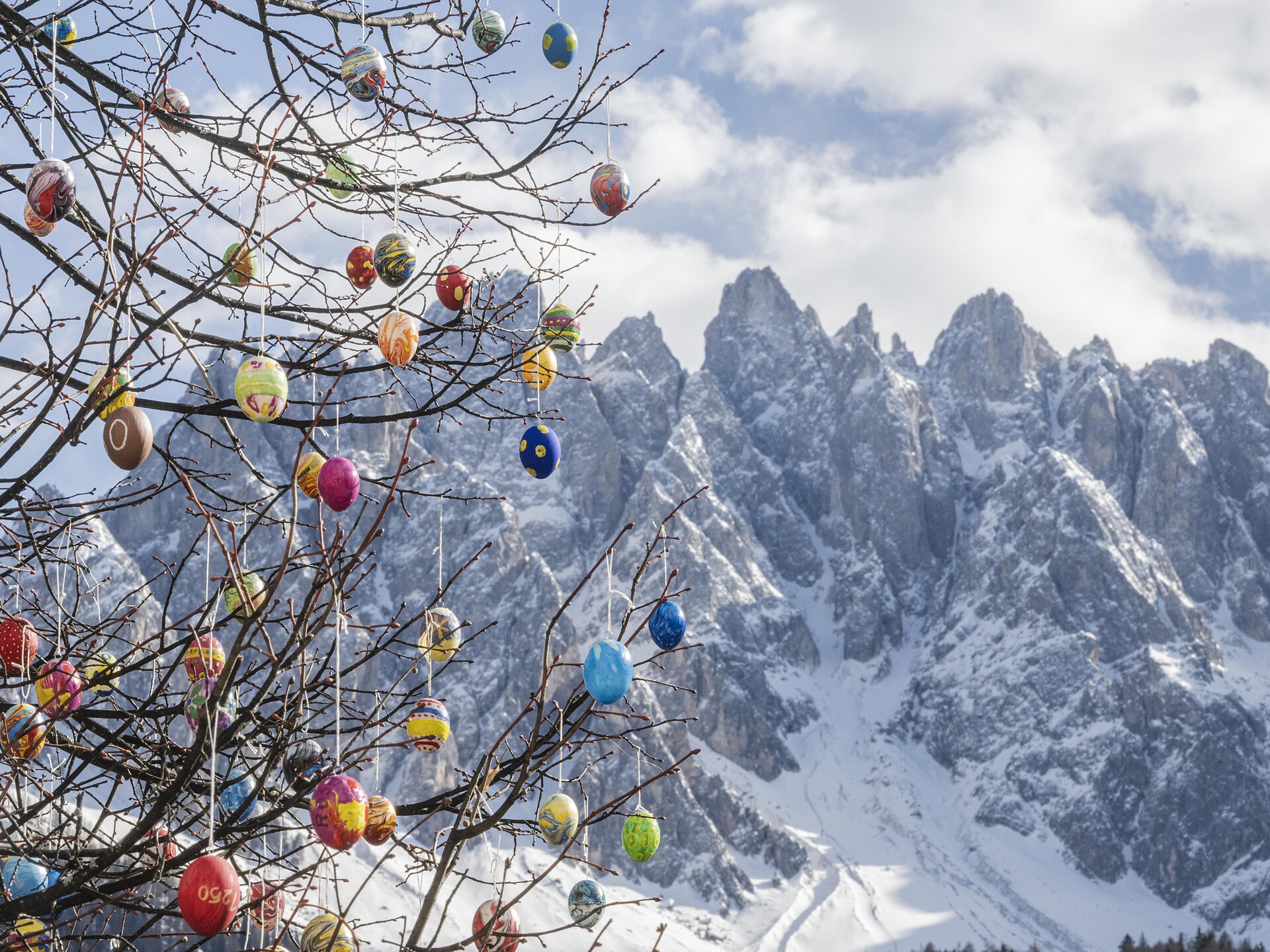 La piú grande caccia alle uova di Pasqua delle Dolomiti - Regione dolomitica 3 Cime - #2 - suedtirol.info