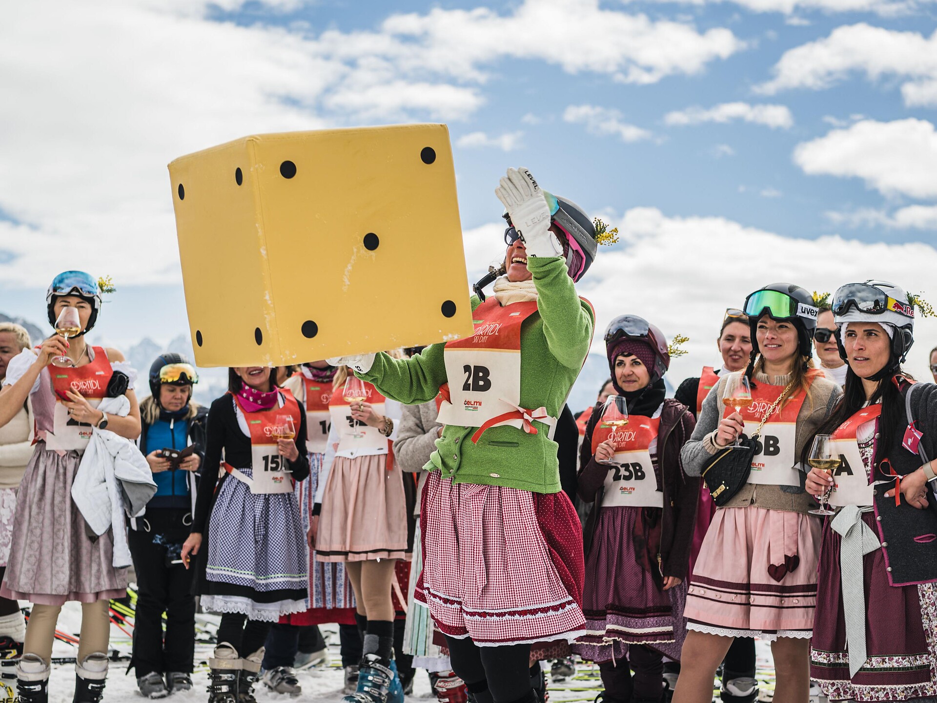 Dolomites Dirndl Ski Day - Dolomitenregion Gröden - #3 - suedtirol.info