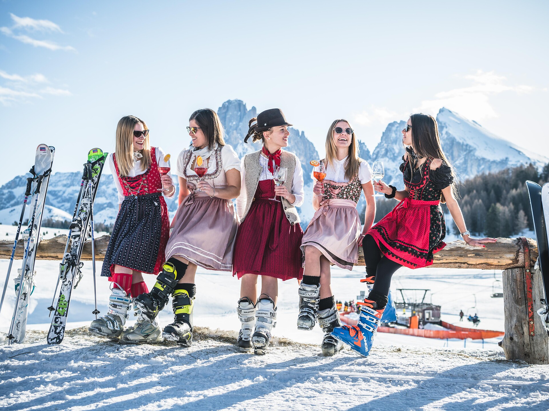 Dolomites Dirndl Ski Day - Dolomitenregion Gröden - #1 - suedtirol.info