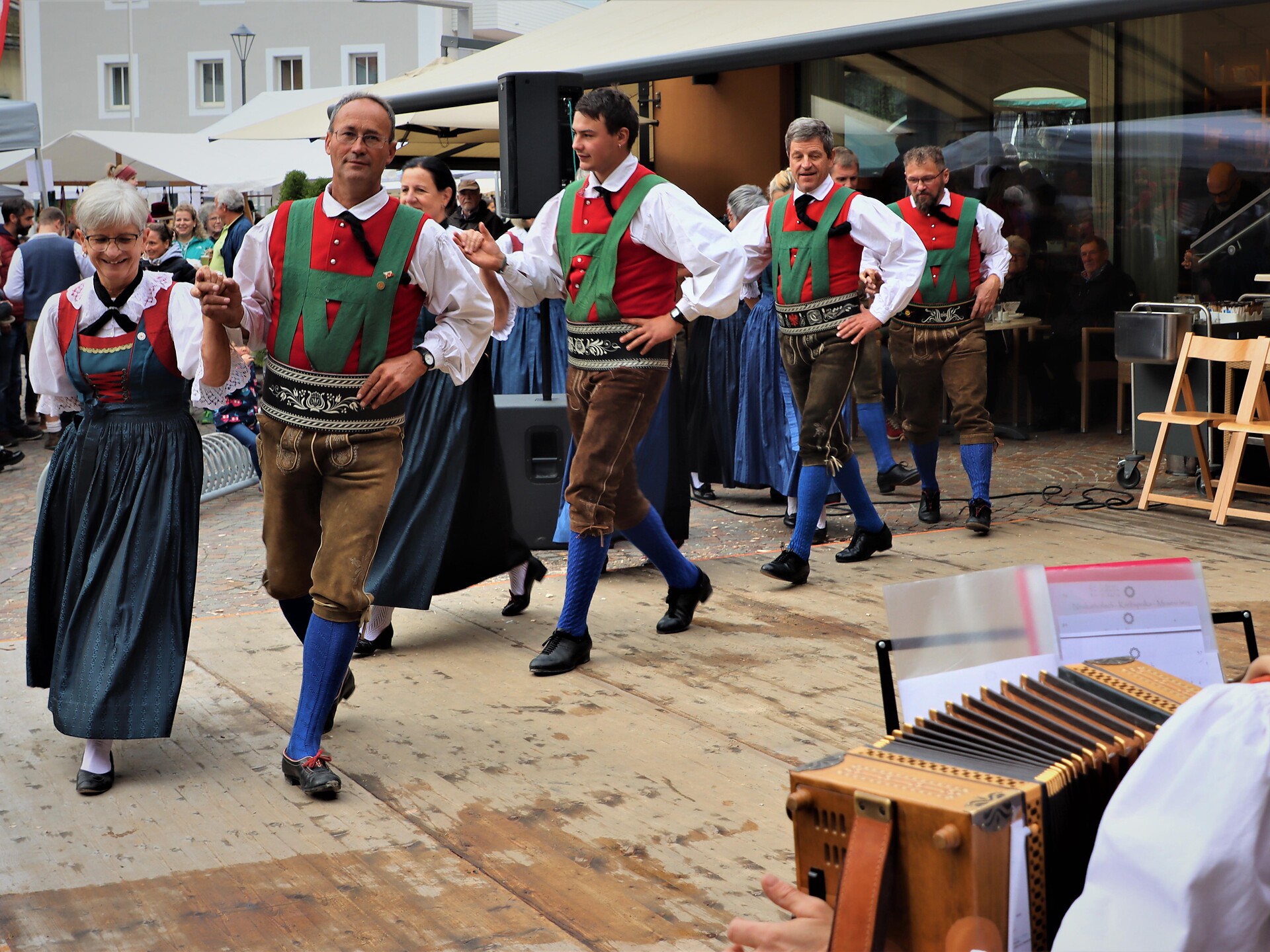 La festa del giovedì – "Longr Pfinsta" – Musica, tradizione & gusto - Val Venosta - #2 - suedtirol.info