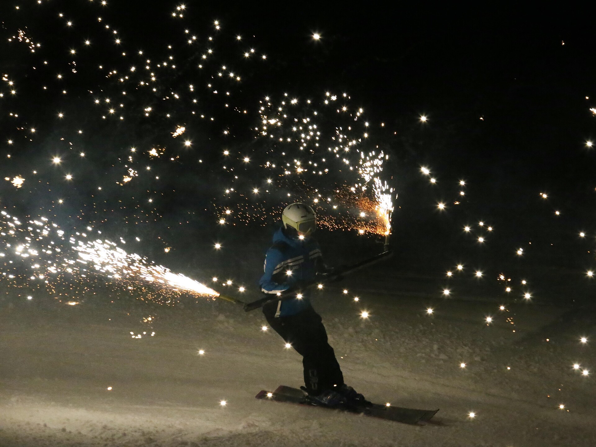 Defilada de Nanü cun i chentli -  Silvesterskishow und Fackelabfahrt - Dolomitenregion Alta Badia - #1 - suedtirol.info