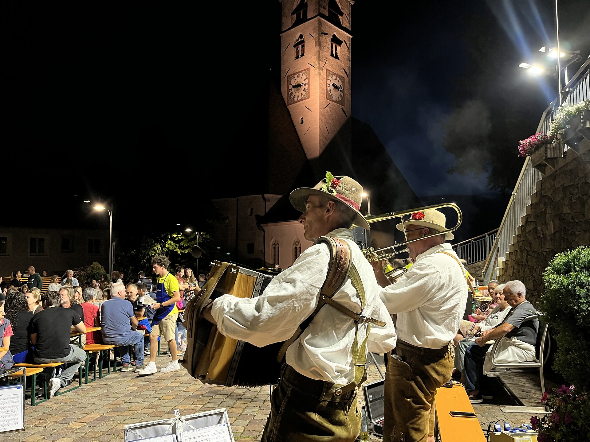Festa di paese Nova Ponente - Regione dolomitica Val d'Ega - #1 - suedtirol.info