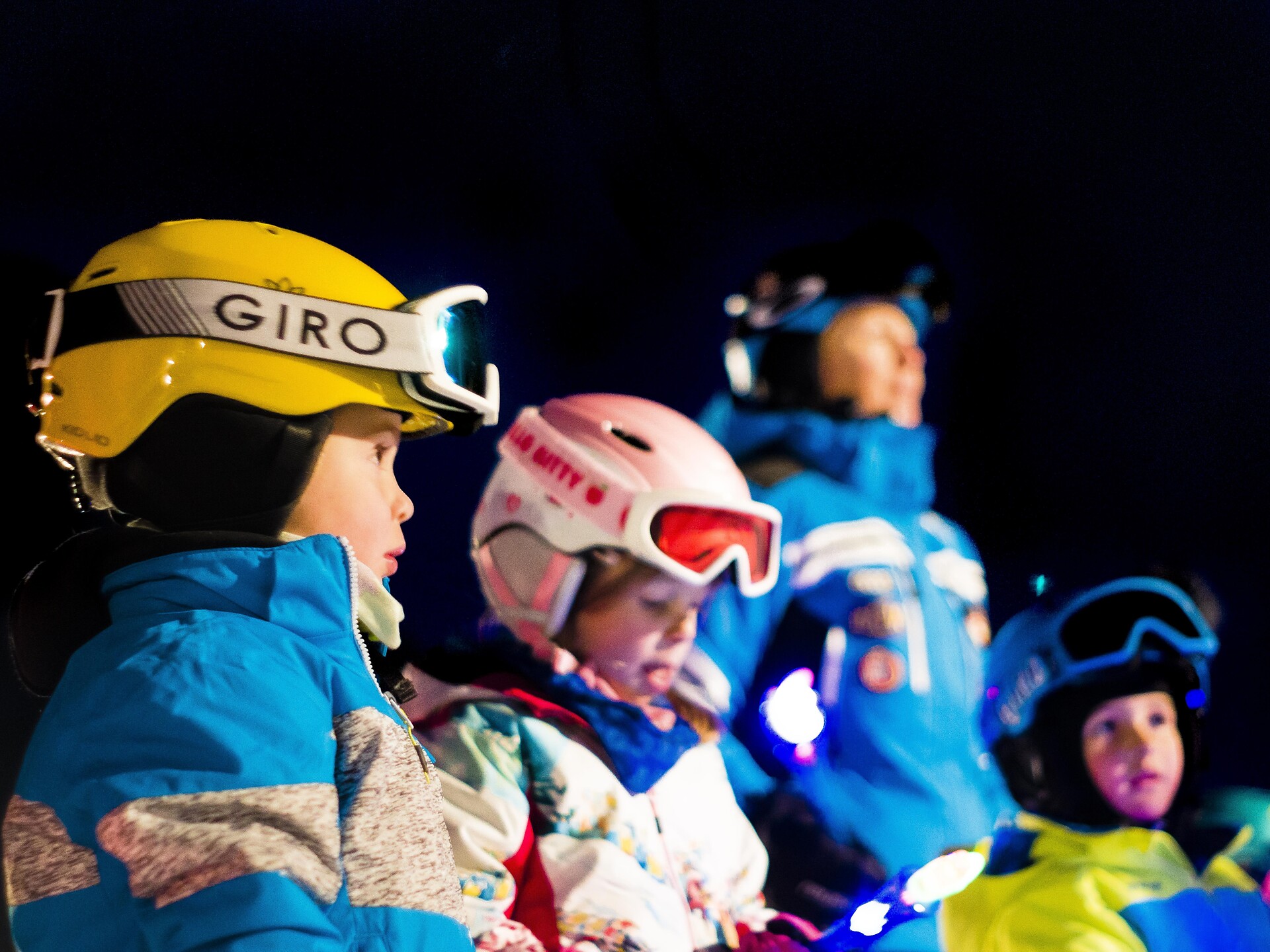 Defilada di mituns cun chentli - Torchlight descent of the children - Dolomites Region Alta Badia - #2 - suedtirol.info