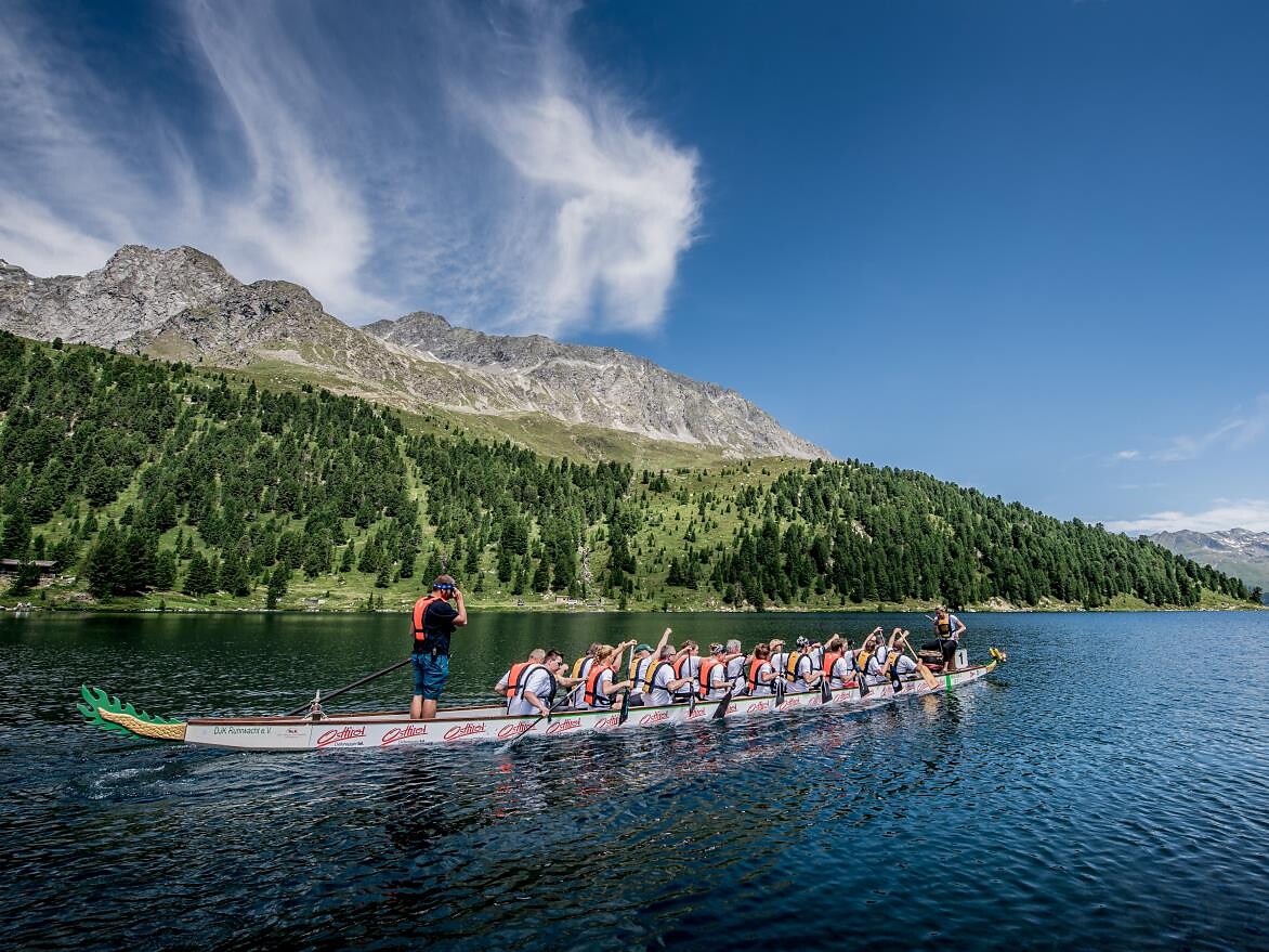 Regata in barca del drago - Regione dolomitica Plan de Corones - #1 - suedtirol.info