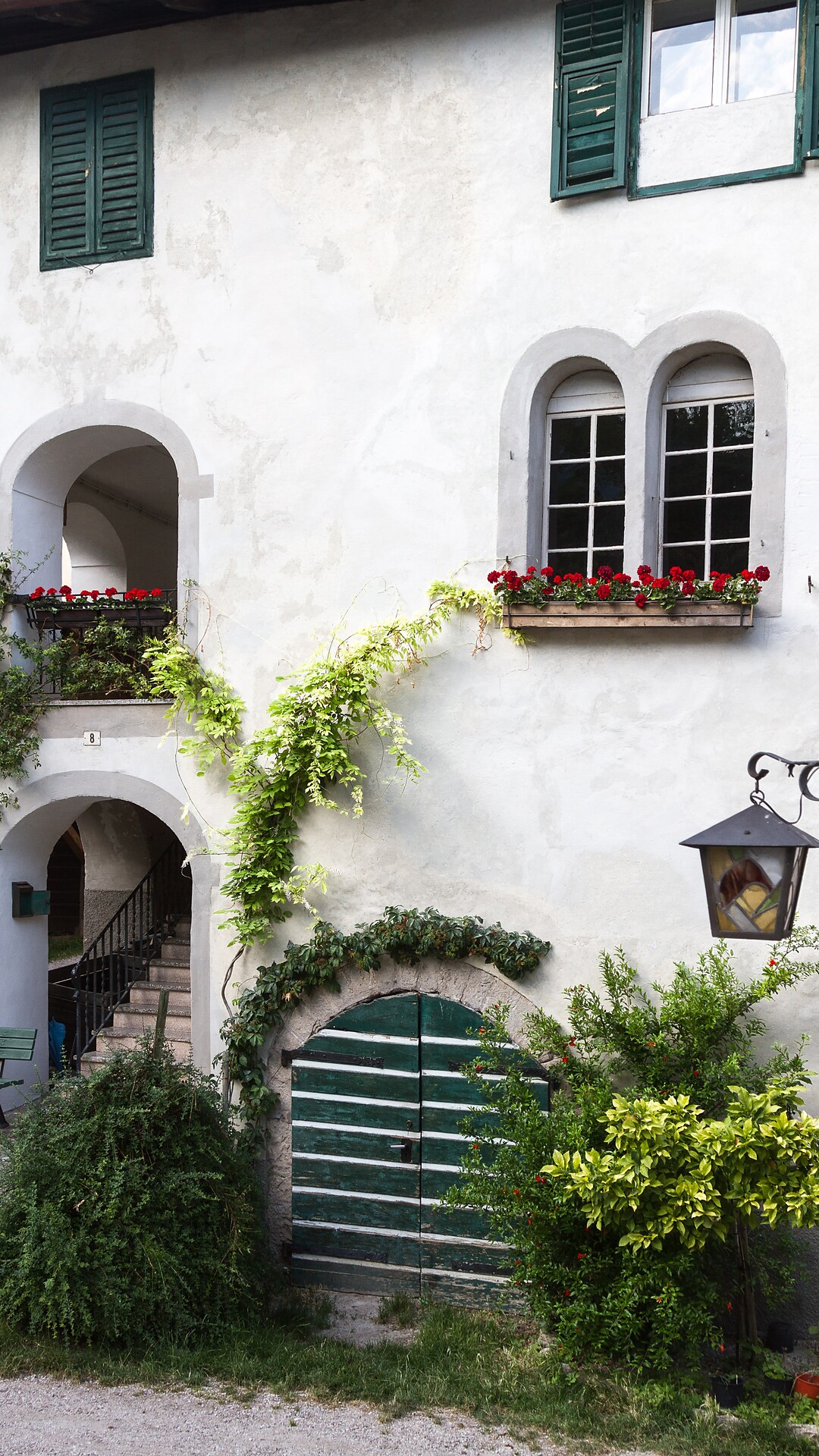 Tour guidata: Alla scoperta della storia di Cortaccia - Strada del Vino - #4 - suedtirol.info