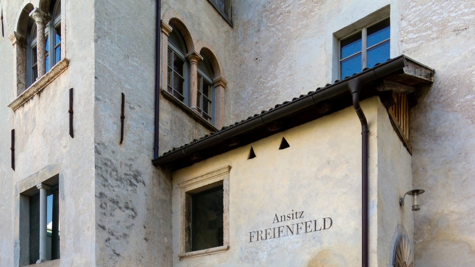 Tour guidata: Alla scoperta della storia di Cortaccia - Strada del Vino - #6 - suedtirol.info