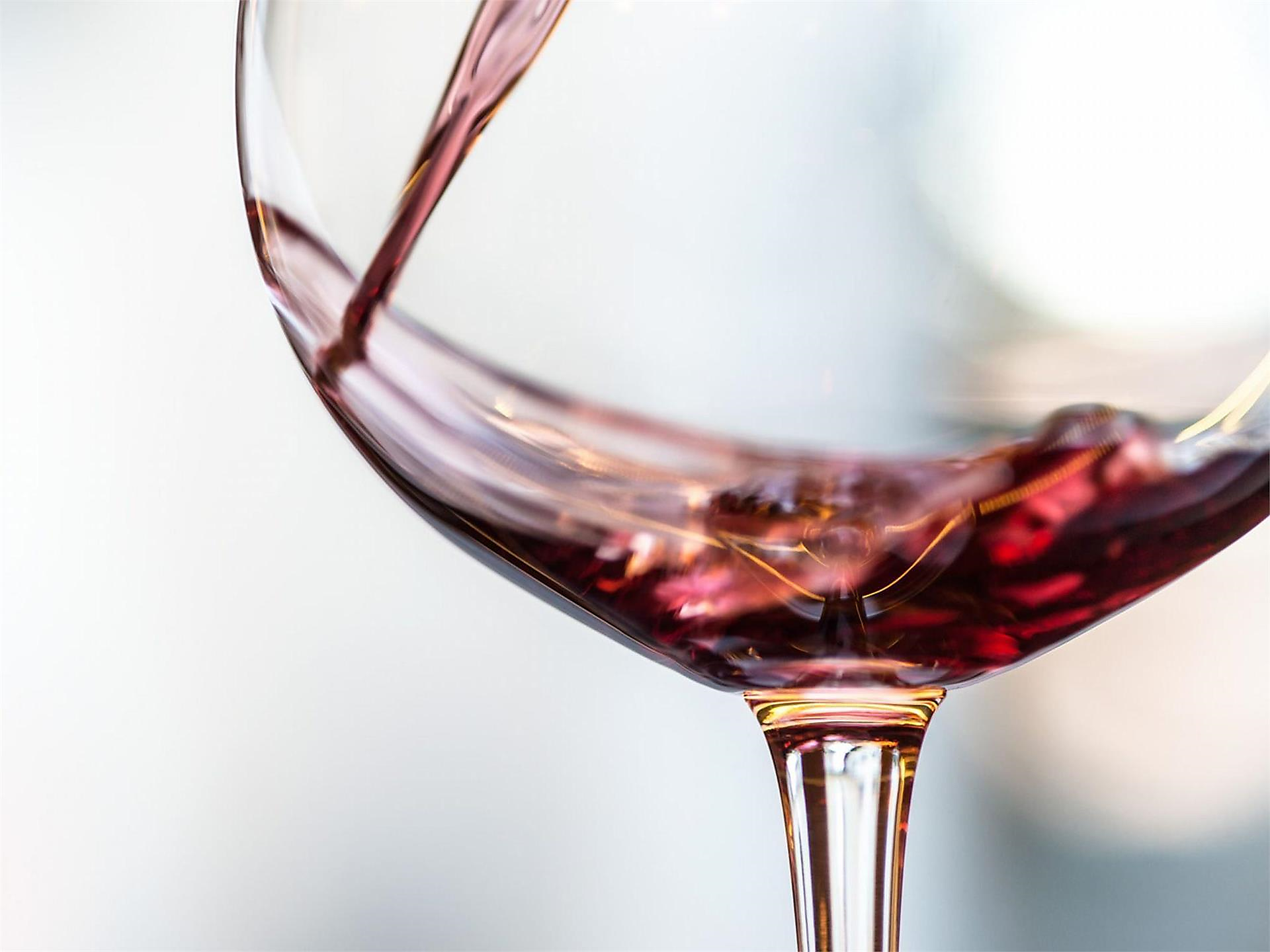 Degustazione di vini e bollicine presso la cantina Kettmeir 2025 Venerdì Caldaro sulla Strada del Vino 1 suedtirol.info