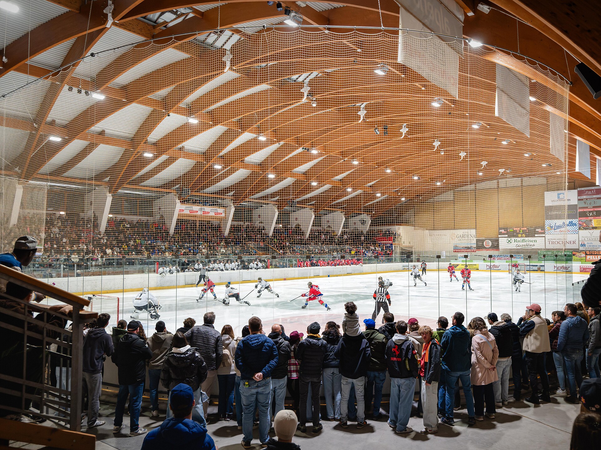 Eishockey-Meisterschaftsspiel des Hockey Club Gherdëina - Dolomitenregion Gröden - #2 - suedtirol.info