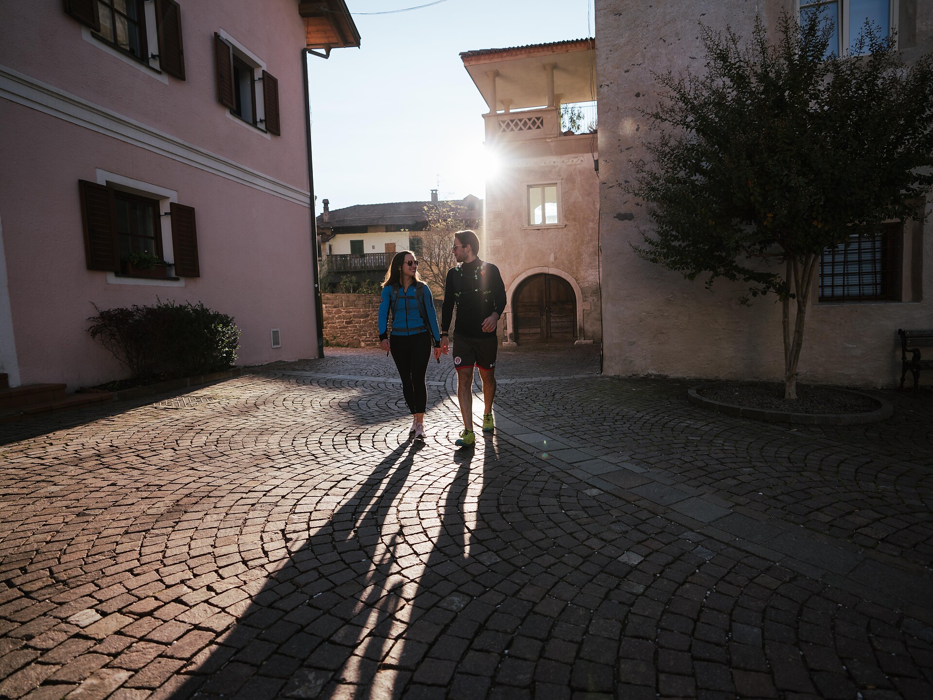 Weinspaziergang: Erleben Sie Auer, das Gassenlabyrinth und der Lagrein Auer 1 suedtirol.info