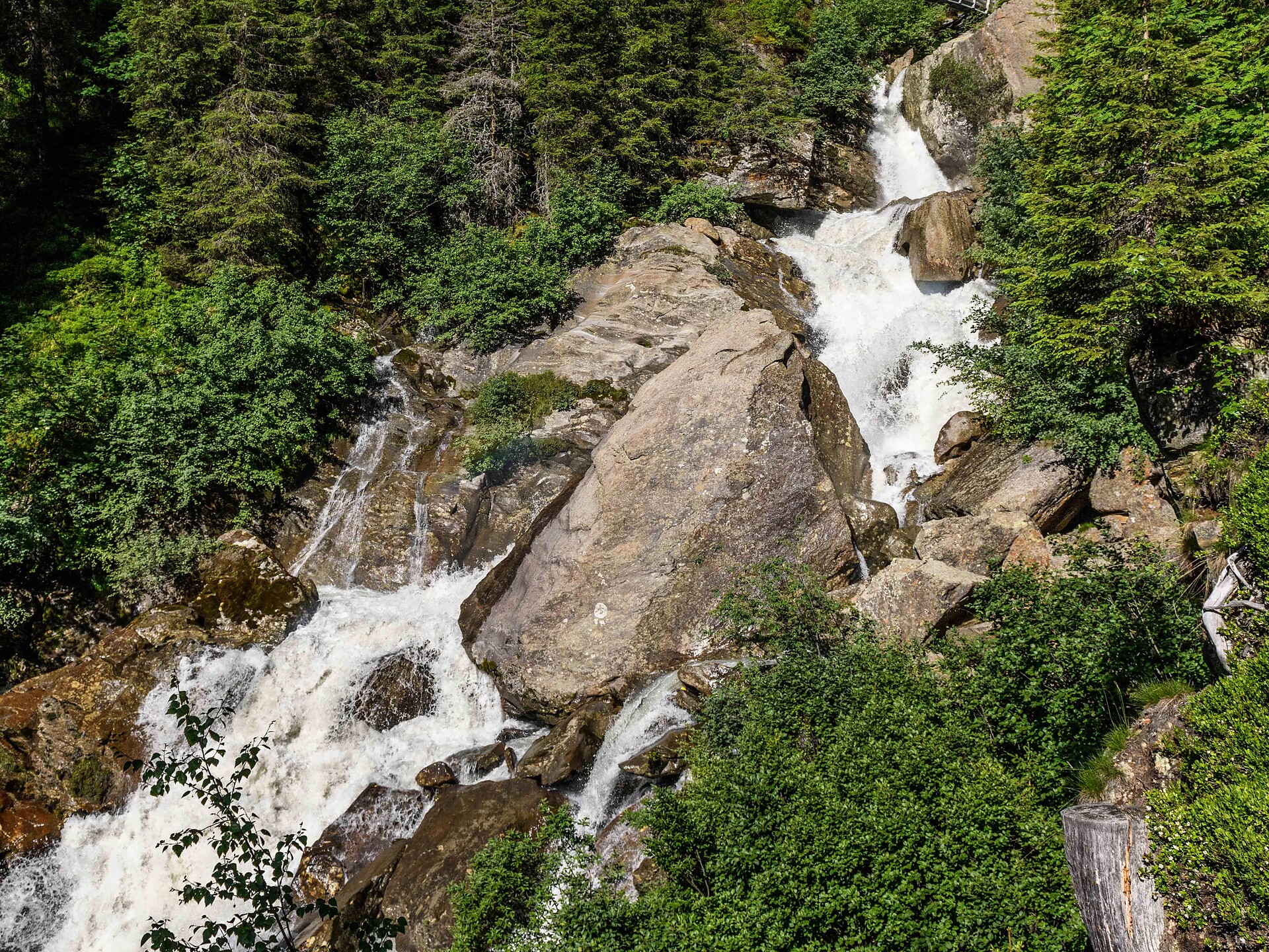 The energy of water-revitalizing hike through the Burkhardklamm gorge in Ridnaun - Sterzing/Vipiteno and environs - #2 - suedtirol.info