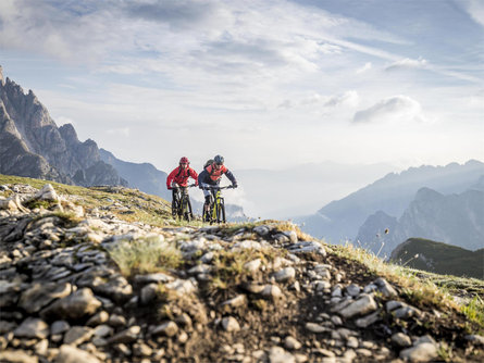 E-Bike Tour guidata nelle Dolomiti Valdaora 1 suedtirol.info