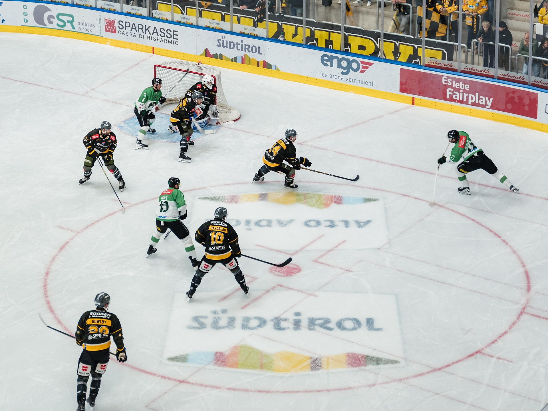Eishockeyspiel: HC Falkensteiner Pustertal - HCB Südtirol Alperia - Dolomitenregion Kronplatz - #2 - suedtirol.info