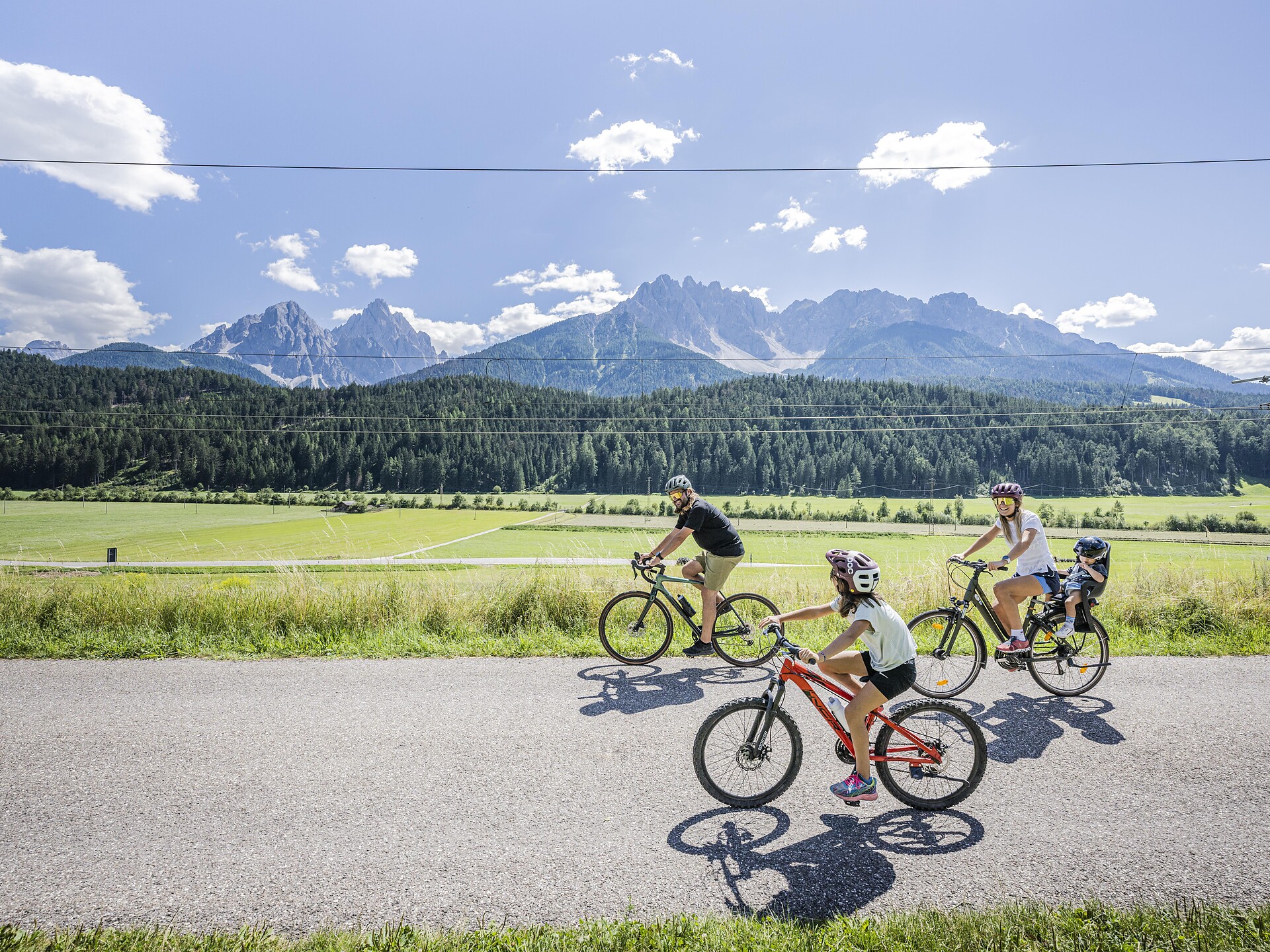 E-MTB tour to castle of Heinfels - Dolomites Region 3 Zinnen - #1 - suedtirol.info