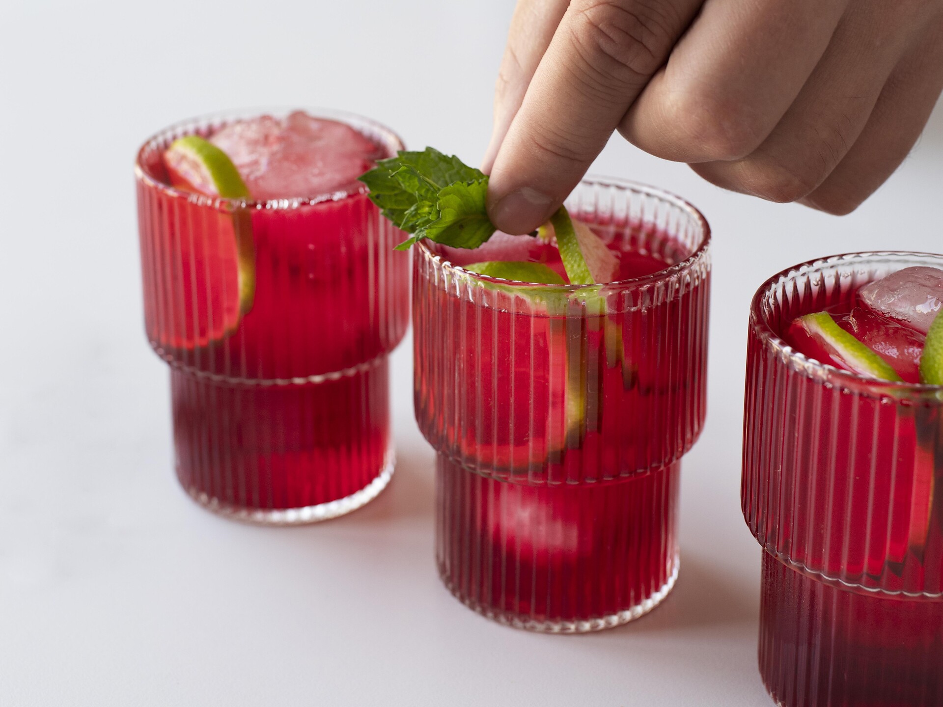 Corso di cocktail alla fragola e degustazione con il barista Philip - Val Venosta - #2 - suedtirol.info