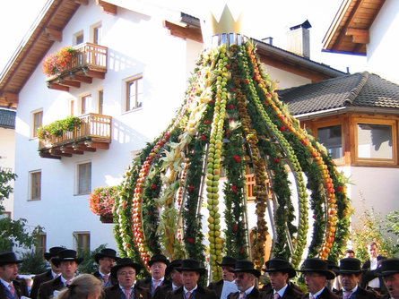 Thanksgiving: Holy mass and procession Villnöss/Funes 1 suedtirol.info
