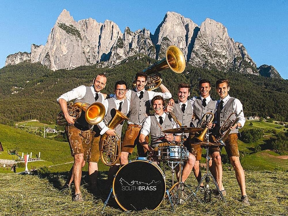 Festa di inaugurazione “Moarhofer Boden” – Cerimonia ufficiale e serata musicale - Regione dolomitica Val d'Ega - #1 - suedtirol.info