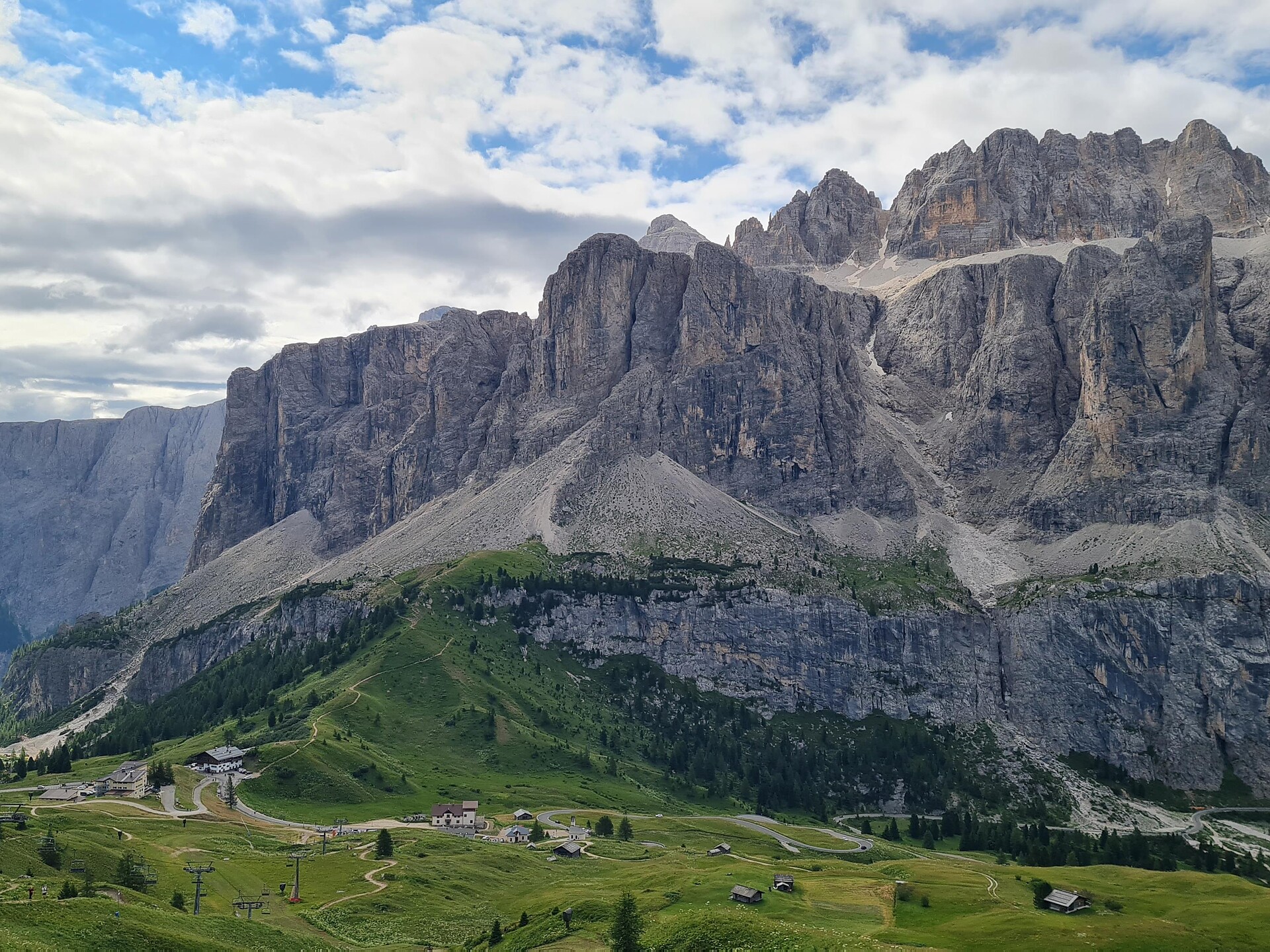 E-Bike-Tour Sellaronda (Fully E-Bike) - Dolomitenregion Seiser Alm - #1 - suedtirol.info