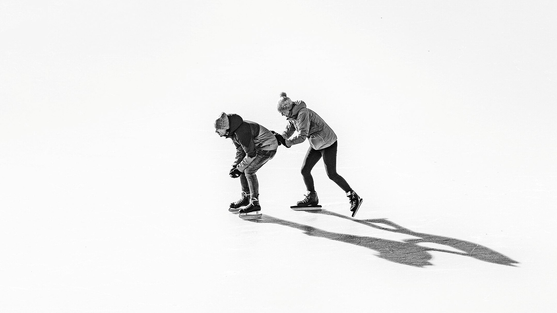 Eislaufen bei Nacht - Sterzing und Umgebung - #1 - suedtirol.info