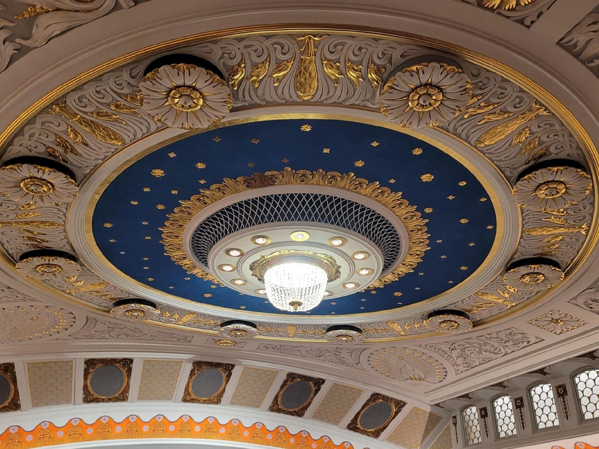 Exklusive Führung durch das Stadttheater - Meran und Umgebung - #3 - suedtirol.info