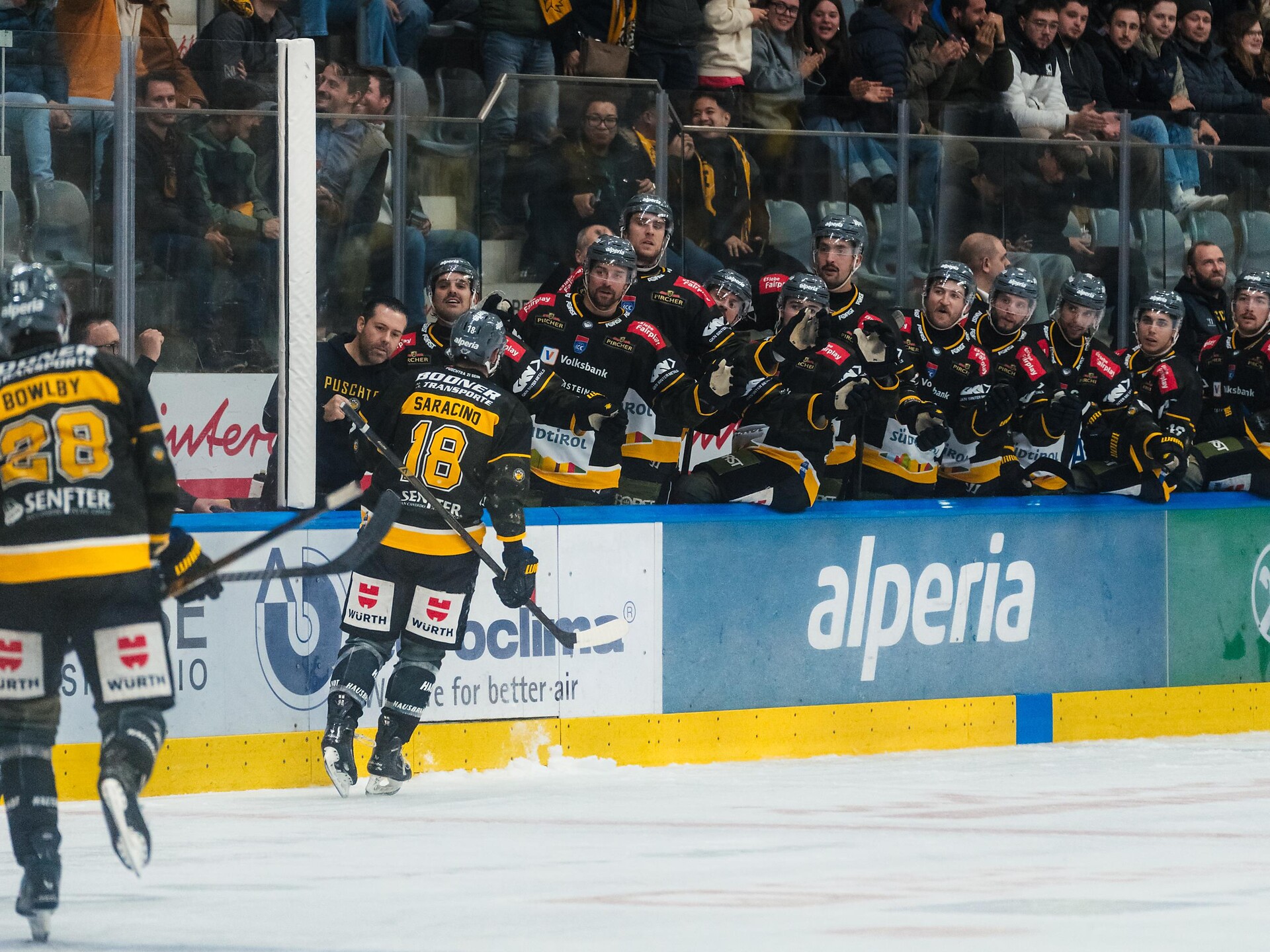 Eishockeyspiel: HC Falkensteiner Pustertal - EC-KAC - Dolomitenregion Kronplatz - #2 - suedtirol.info