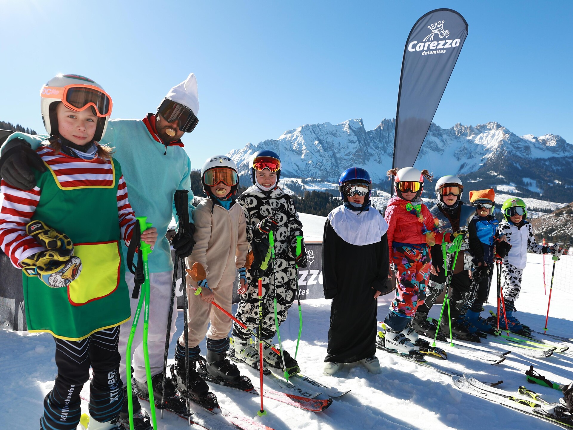 Faschingsgaudi auf der Piste – Der Tag der Faschingskrapfen in Carezza! - Dolomitenregion Seiser Alm - #1 - suedtirol.info