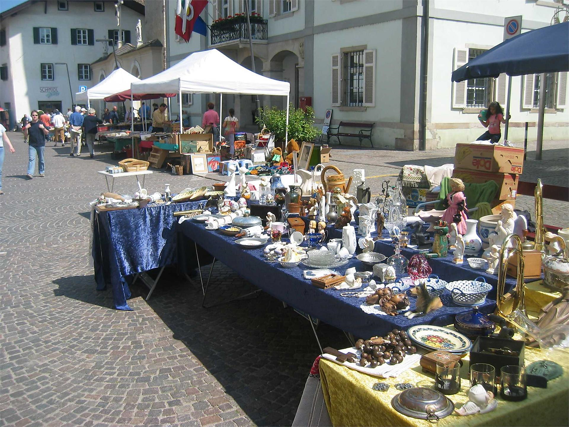 Flea Market in Kaltern - Alto Adige Wine Road - #1 - suedtirol.info