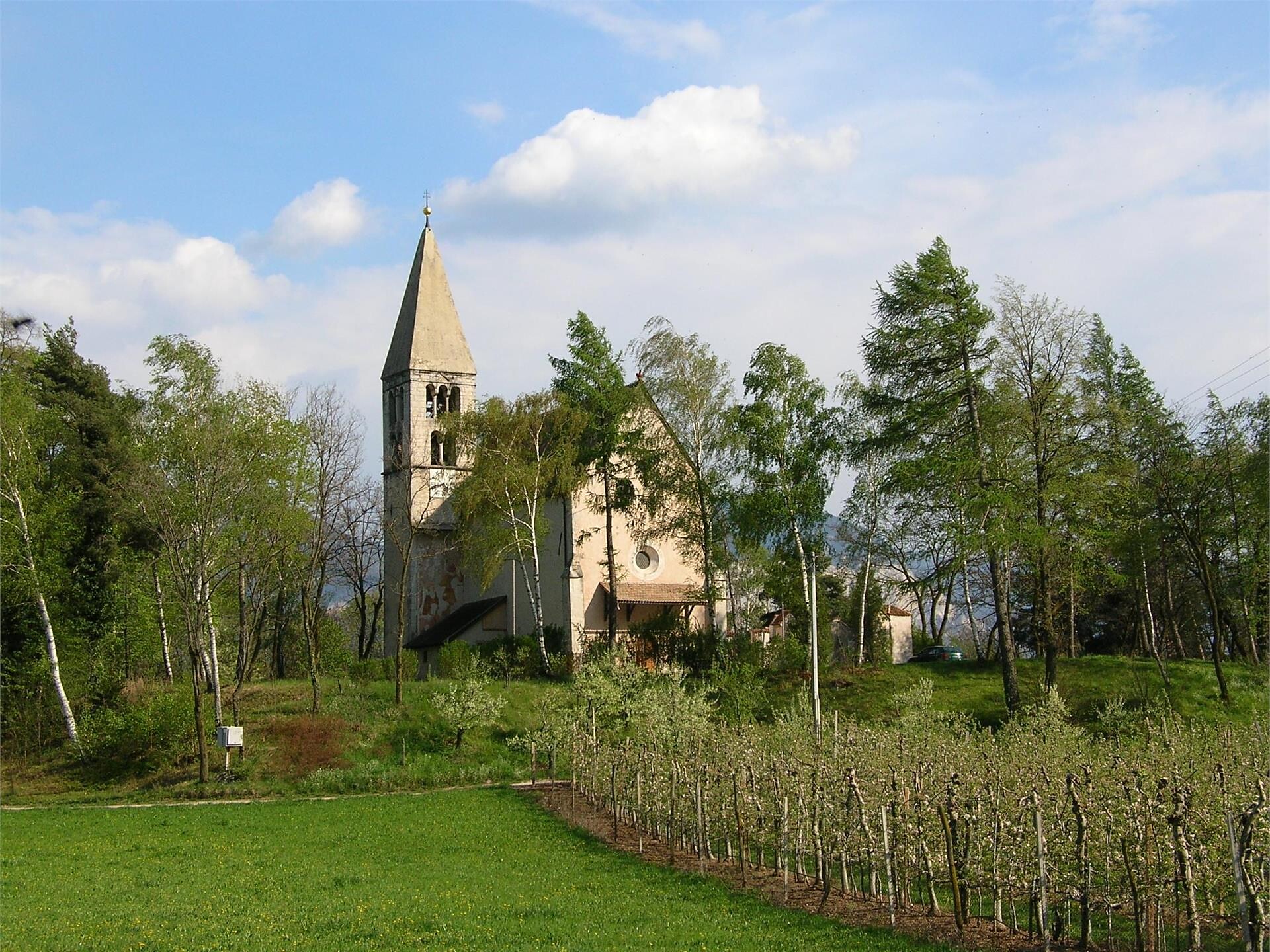Führung in der St. Georg Kirche in Graun/Kurtatsch - Südtiroler Weinstraße - #3 - suedtirol.info