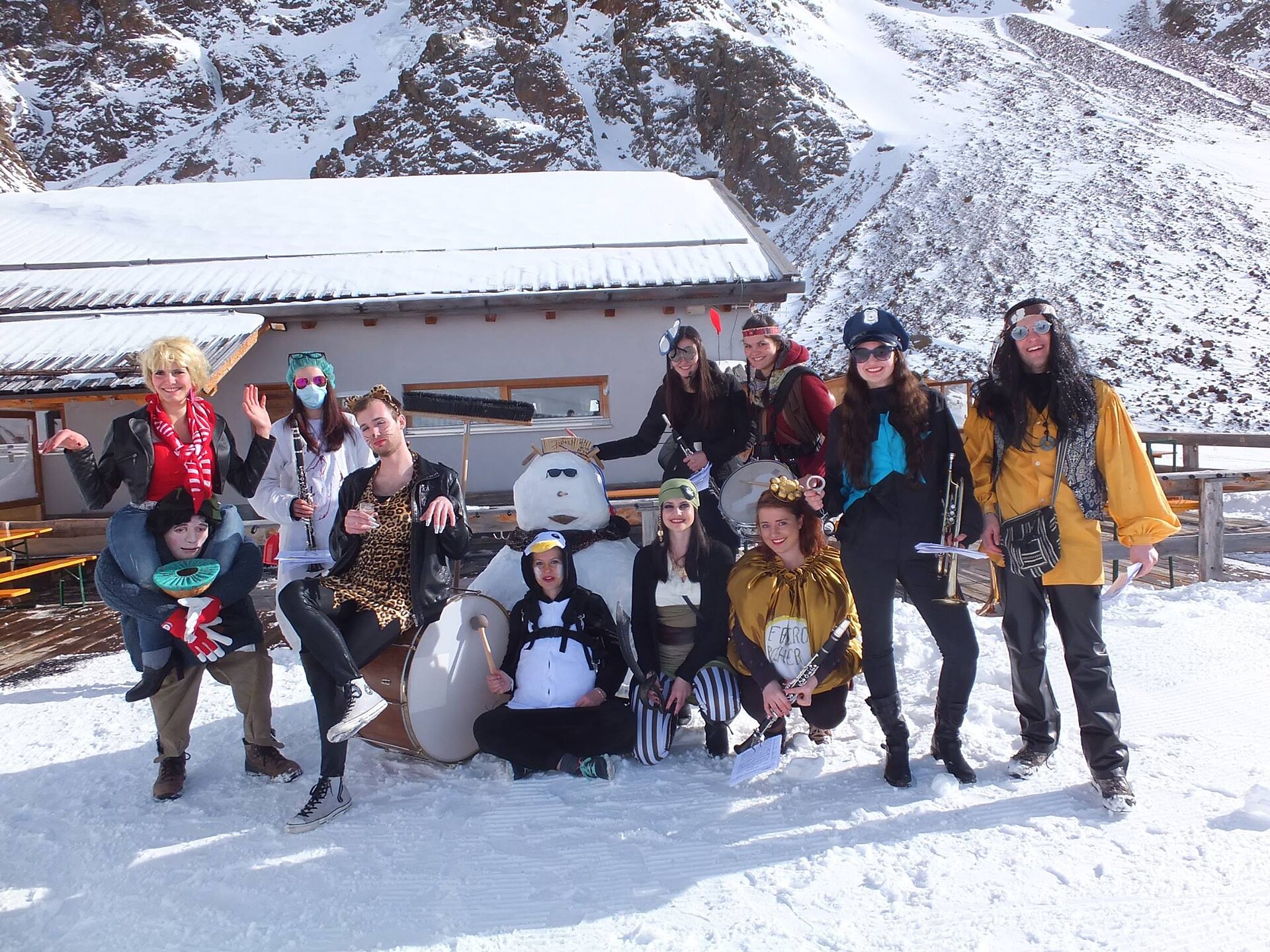 Faschingsmusi on tour im Skigebiet - Vinschgau - #3 - suedtirol.info