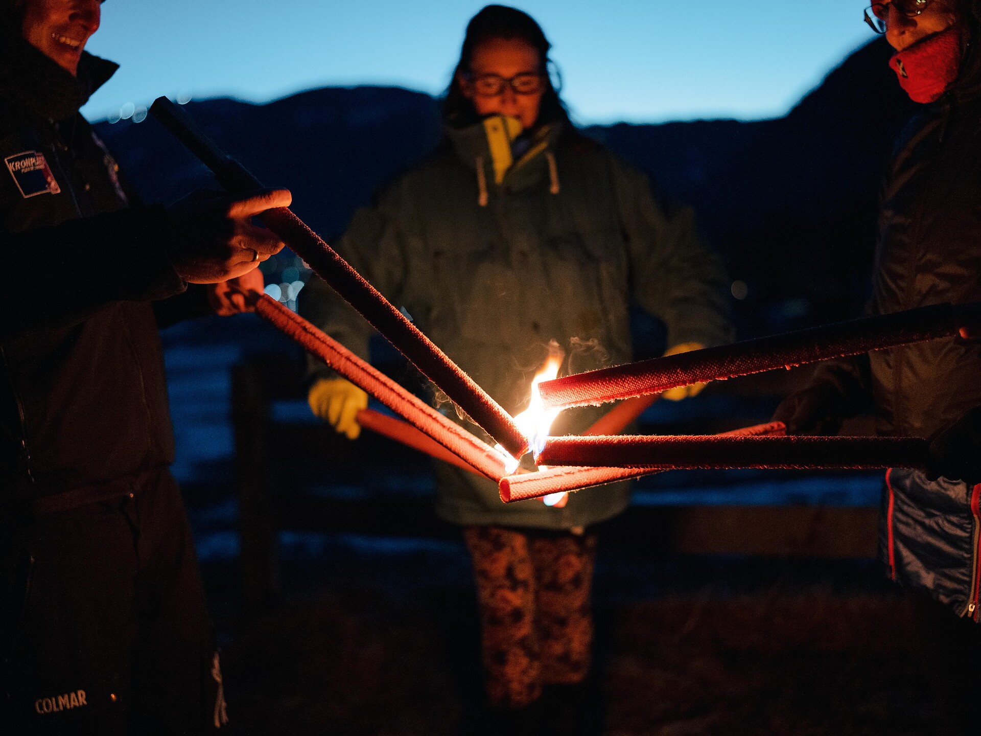 Abendliche Fackelwanderung - ein Erlebnis für Alle! - Dolomitenregion Kronplatz - #3 - suedtirol.info