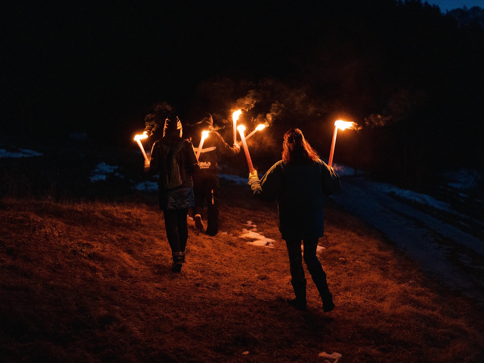Abendliche Fackelwanderung - ein Erlebnis für Alle! - Dolomitenregion Kronplatz - #2 - suedtirol.info