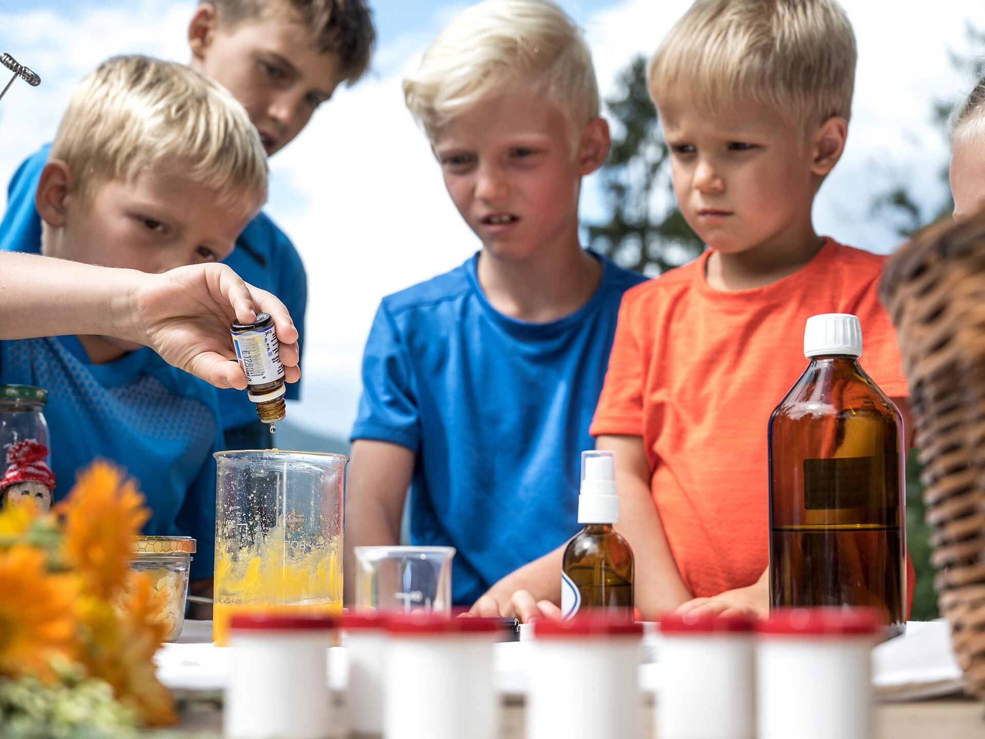 Familienprogramm: Naturkosmetik zum Wohlfühlen aus der Hexenküche - Meran und Umgebung - #1 - suedtirol.info