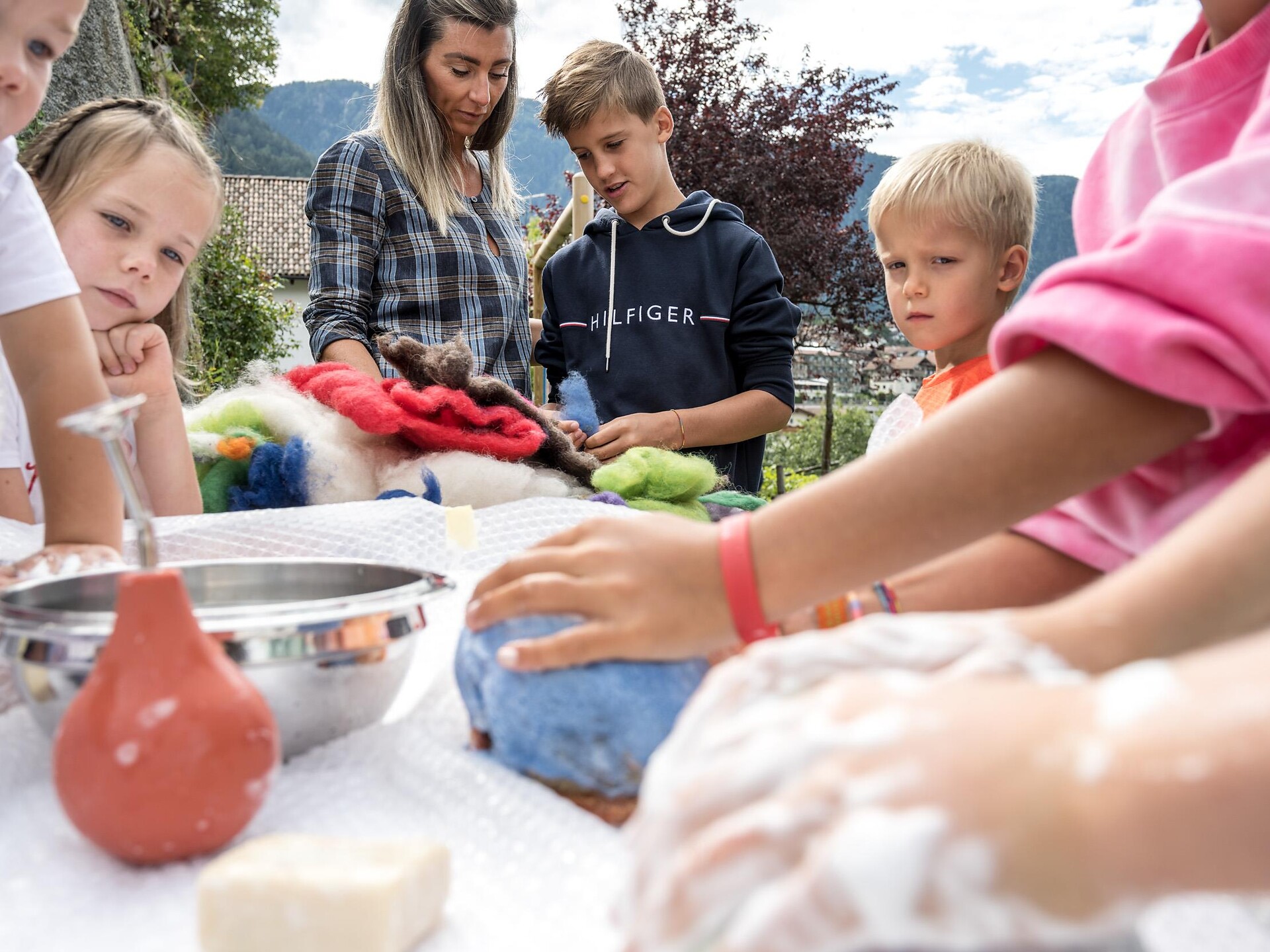 Familienprogramm: Umfilzte Kugeln - bunt gestreift, geblümt oder getupft - Meran und Umgebung - #1 - suedtirol.info