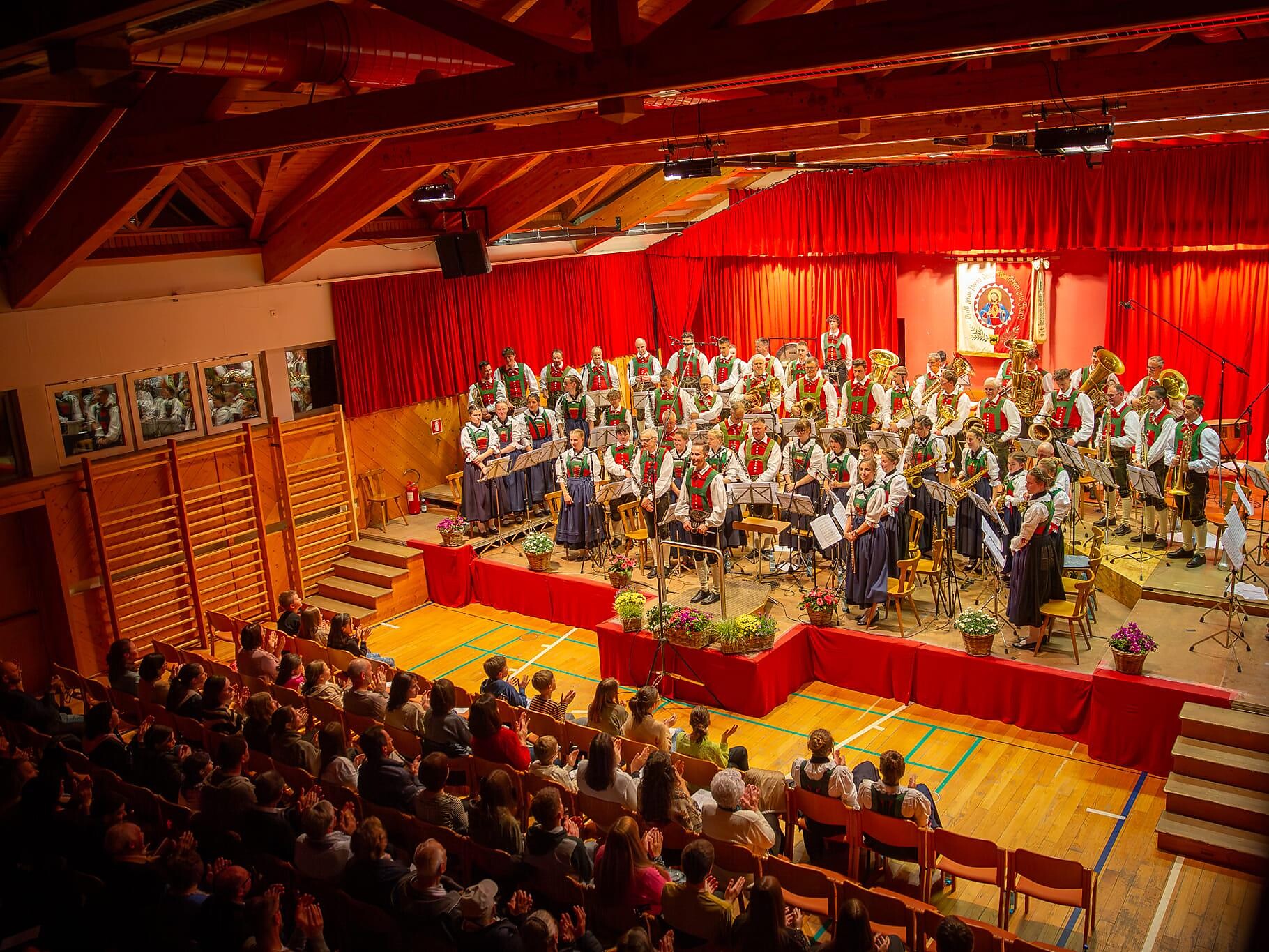 Concerto di primavera della Banda musicale "Schützenkapelle Pichl" in Val Casies Valle di Casies 2 suedtirol.info