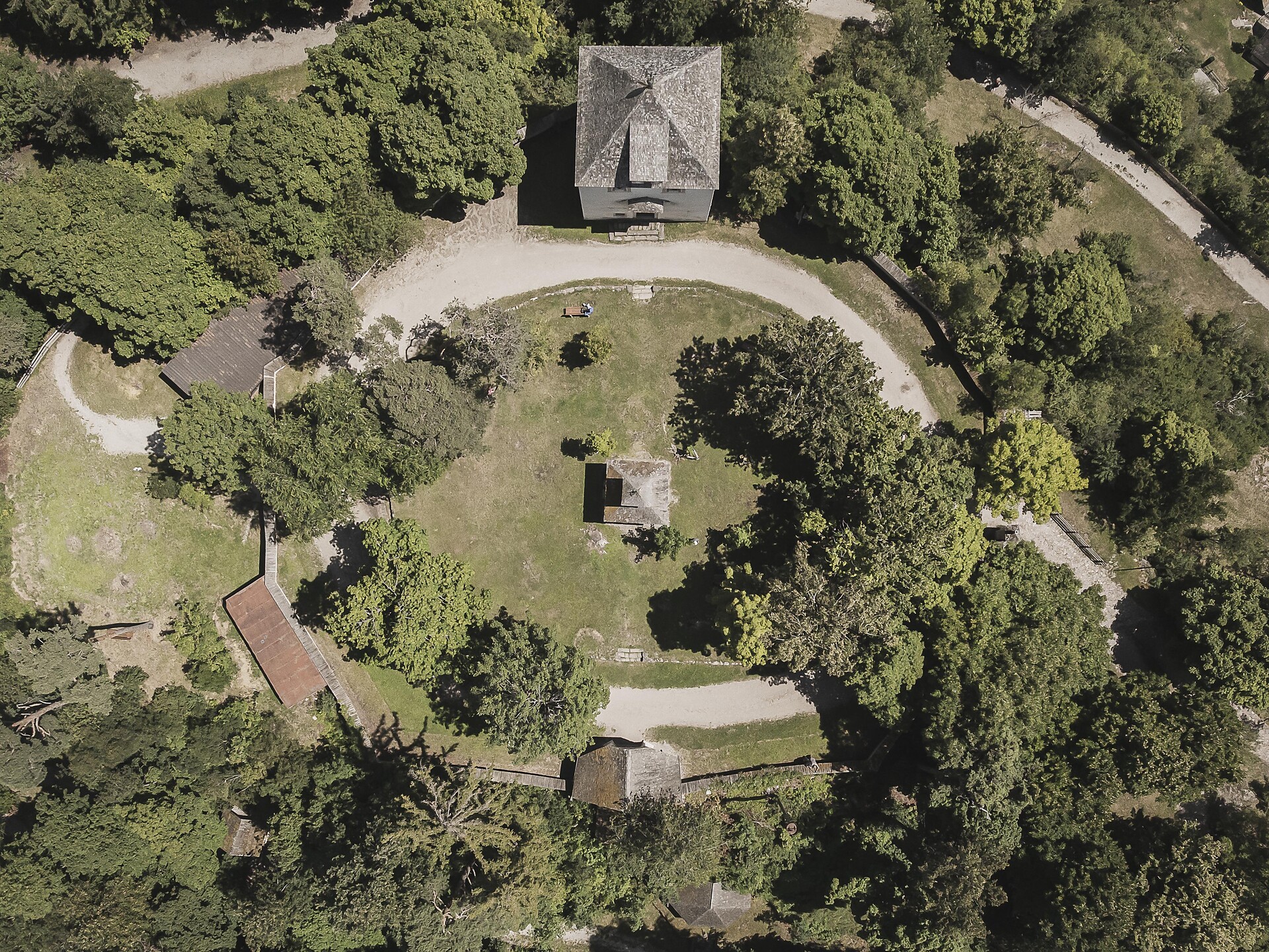 Mostra all'aperto: Arte e Monte Calvario - Regione dolomitica Alpe di Siusi - #1 - suedtirol.info