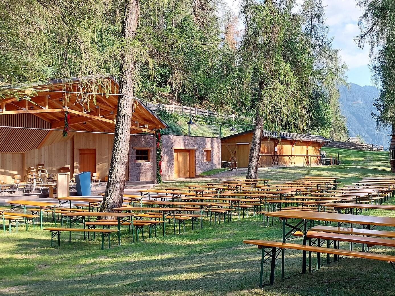 Piazza delle feste Gostneregg: Serata Burger - Regione dolomitica Alpe di Siusi - #2 - suedtirol.info