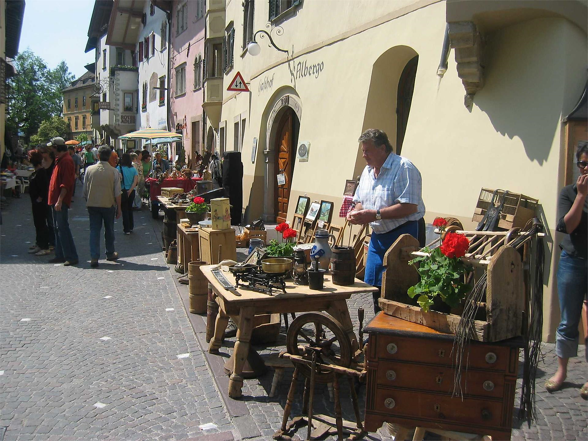 Flea Market in Kaltern - Alto Adige Wine Road - #2 - suedtirol.info