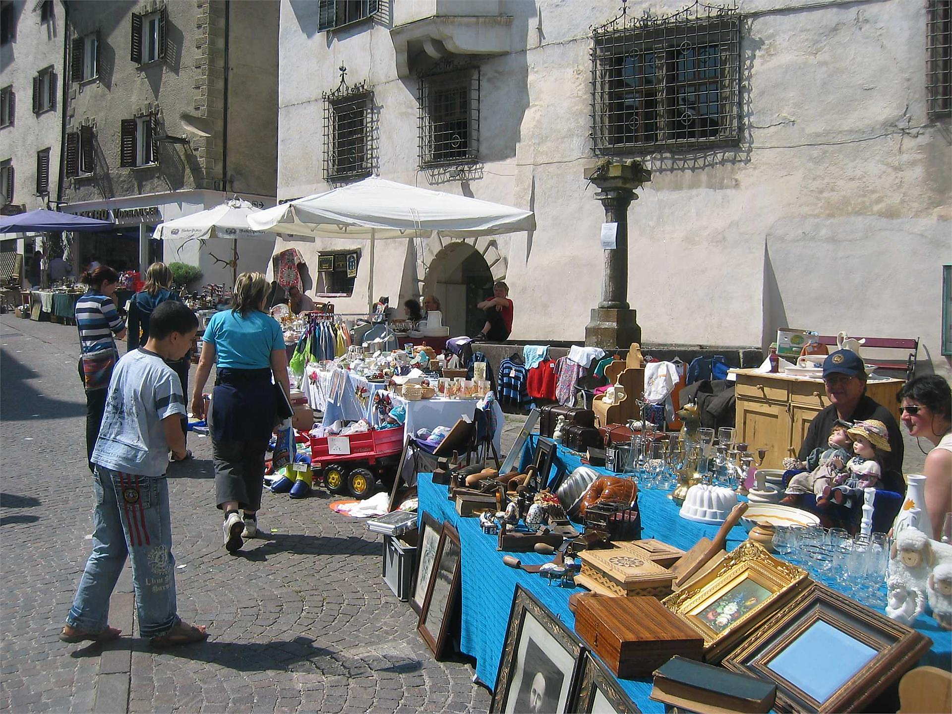 Flea Market in Kaltern - Alto Adige Wine Road - #3 - suedtirol.info