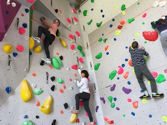 Family in the center: bouldering in the climbing hall Villanders - Brixen/Bressanone and environs - #1 - suedtirol.info