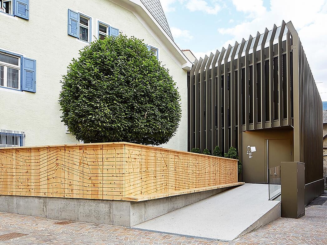 Mostra fotografica presso la biblioteca centrale Schlandersburg - Val Venosta - #1 - suedtirol.info