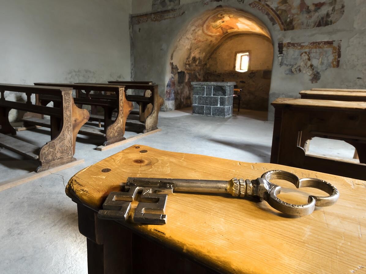 Visita nella chiesa di San Nicolò a Burgusio Malles 2 suedtirol.info